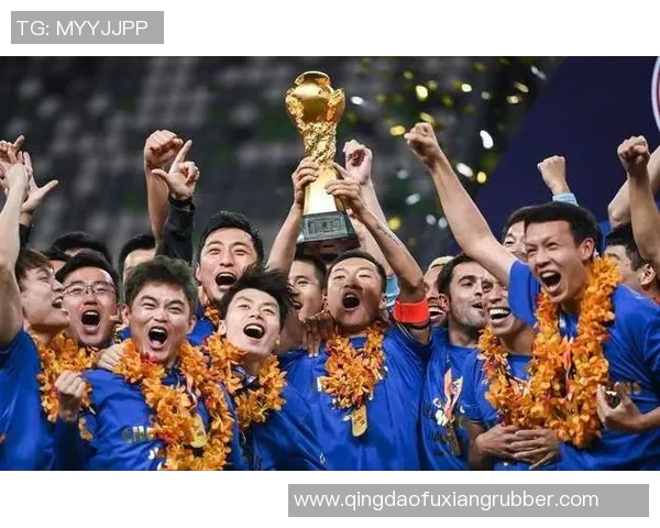 足球元老赛重燃激情昔日球星再聚首展现风采与友谊